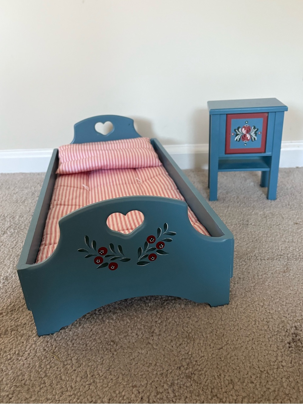Pleasant Company Kirsten bed and nightstand